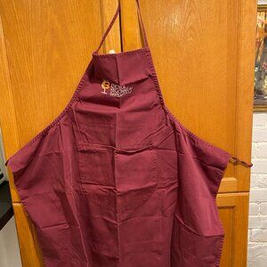 Apron with front pocket